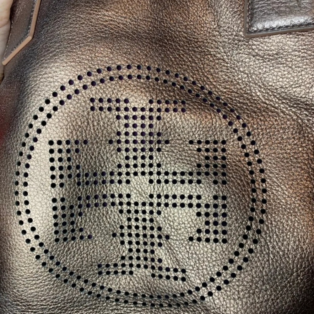 TORY BURCH METALIC BRONZE LEATHER LOGO STATEMENT HANDBAG - Picture 4 of 4